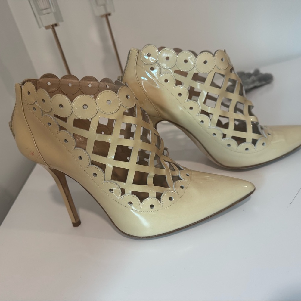 Oscar de la Renta Patent Lattice Cutout Ankle Boots in Cream